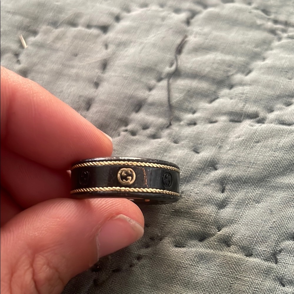 Gucci x Oura ring size 6 (used) 18k gold